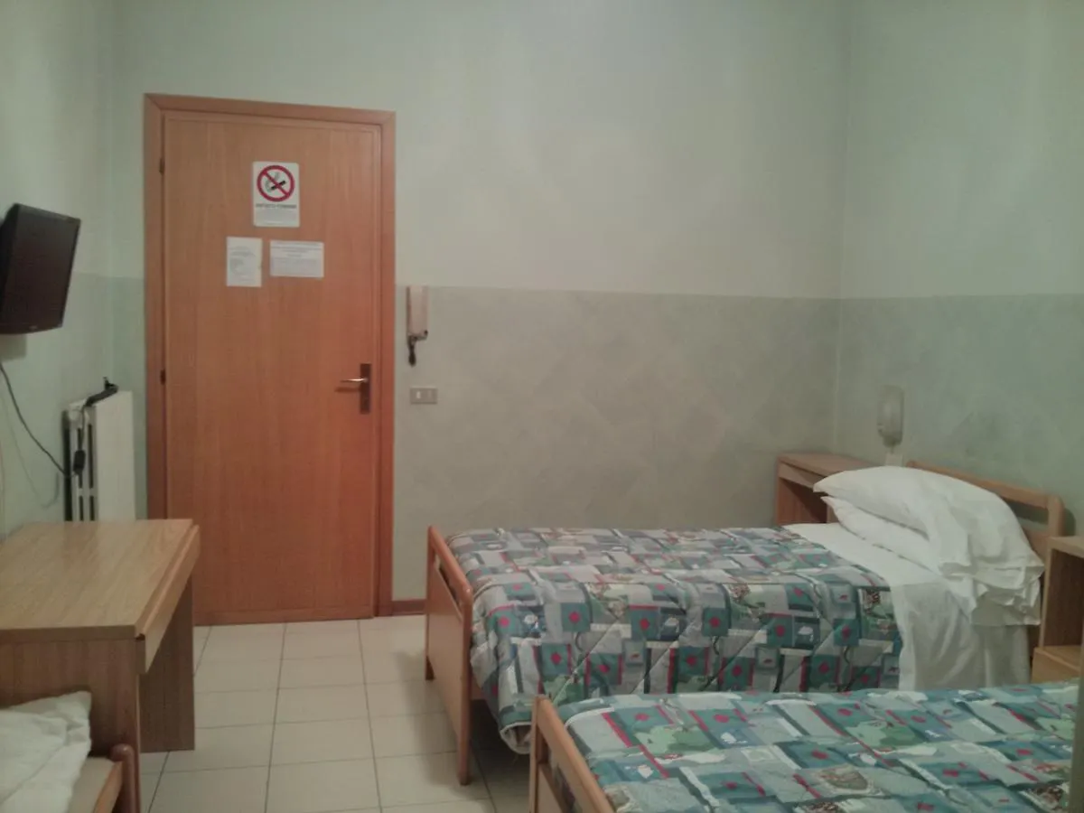Albergo Da Ivo Crespina 2*,  Italy